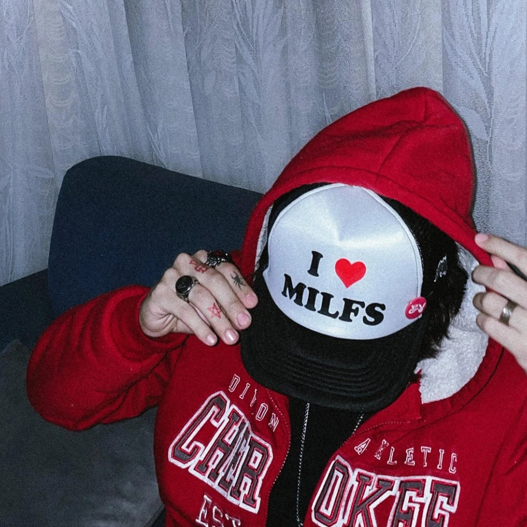 I ❤️ MILFS (Gorra Trucker) - ESTABLO HAT CLUB