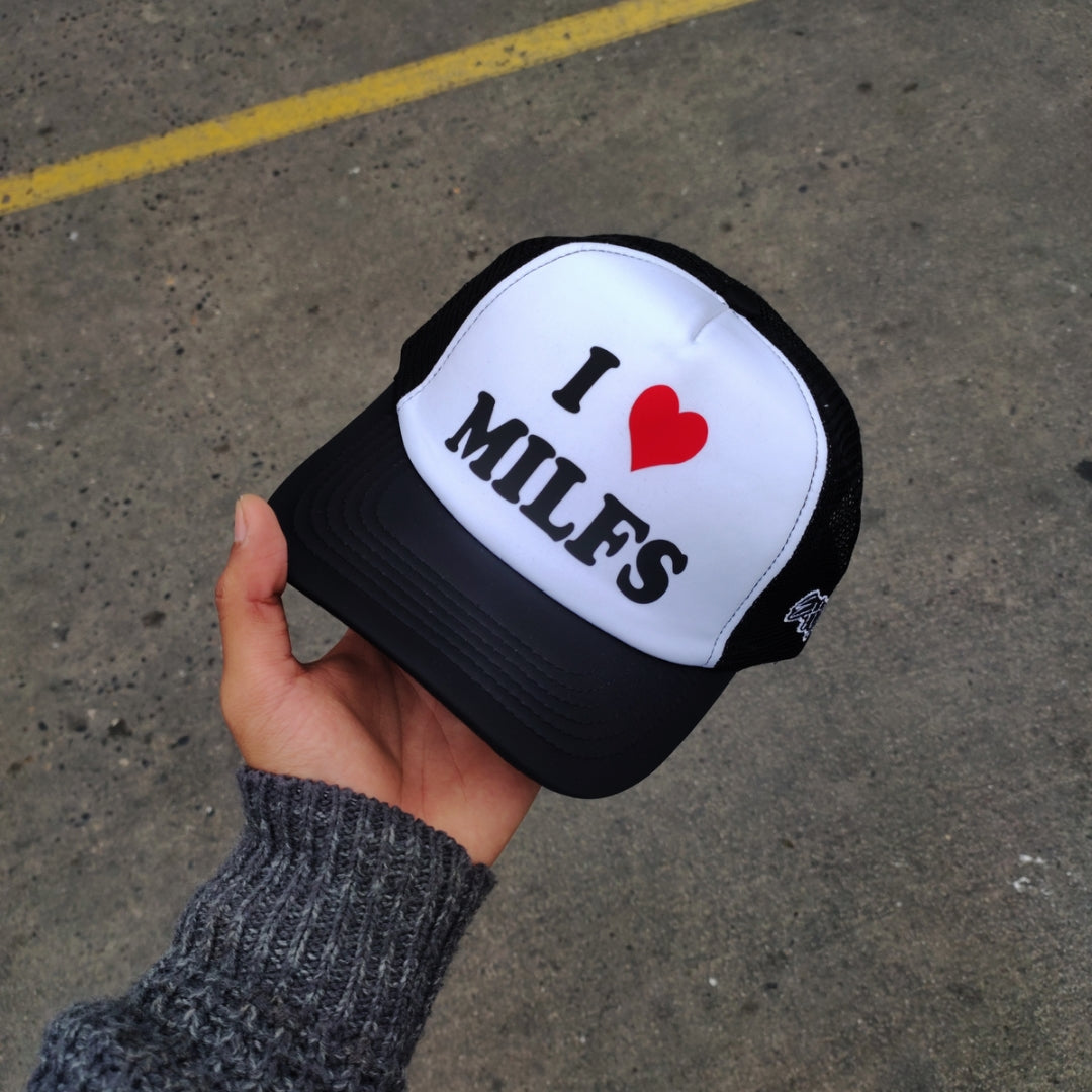 I ❤️ MILFS (Gorra Trucker) - ESTABLO HAT CLUB