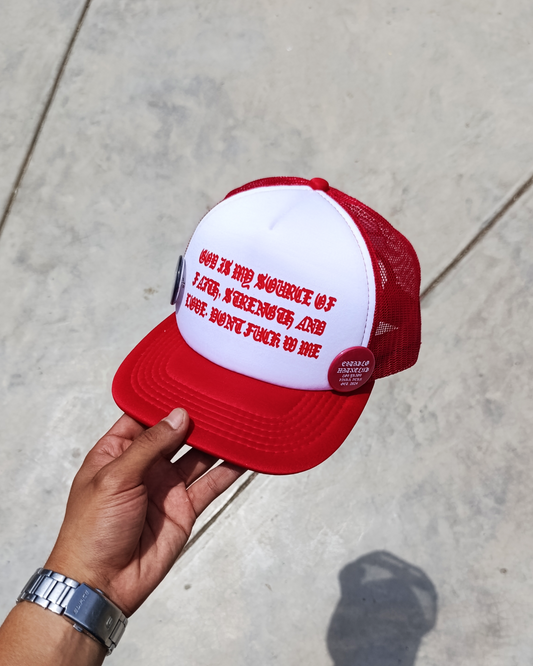 GOD IS MY SOURCE Trucker Rojo y Blanco - ESTABLO HAT CLUB